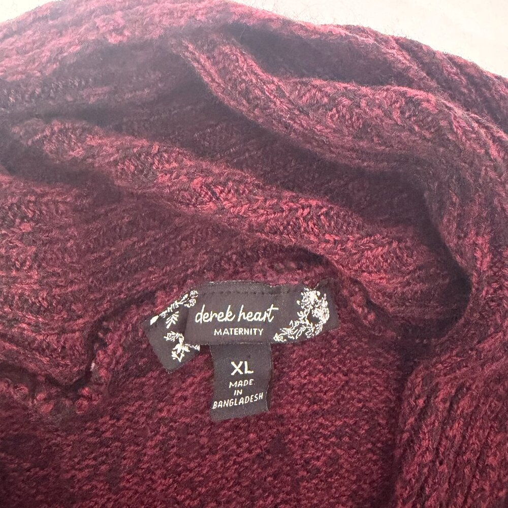 derek heart maternity sweater